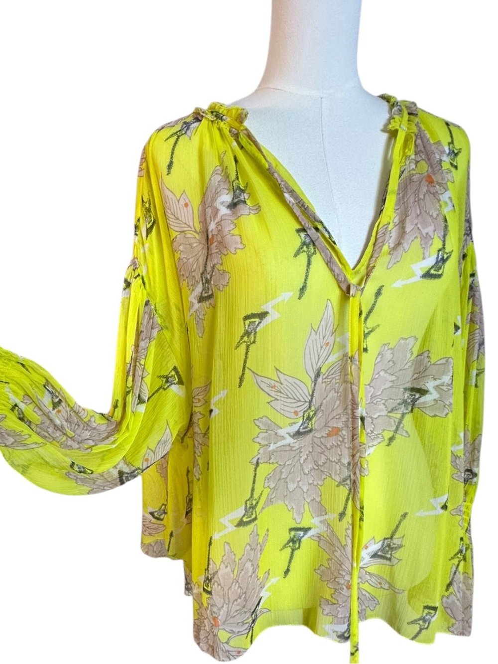 Zadig & Voltaire Talisa Blossom Crepon Floral Guitar Blouse Large Art to Wear - Picture 9 of 17